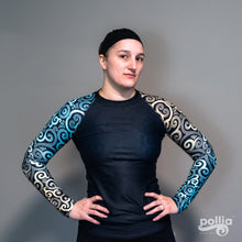 Load image into Gallery viewer, Ocean Spray Swirl Women&#39;s Rash Guard